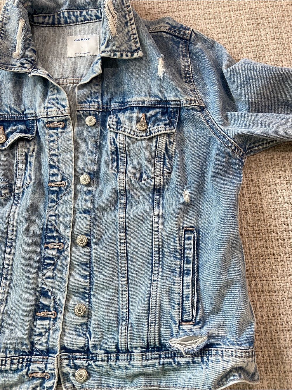 Old Navy Light Blue Distressed Denim Jacket sz L - Picture 7 of 9